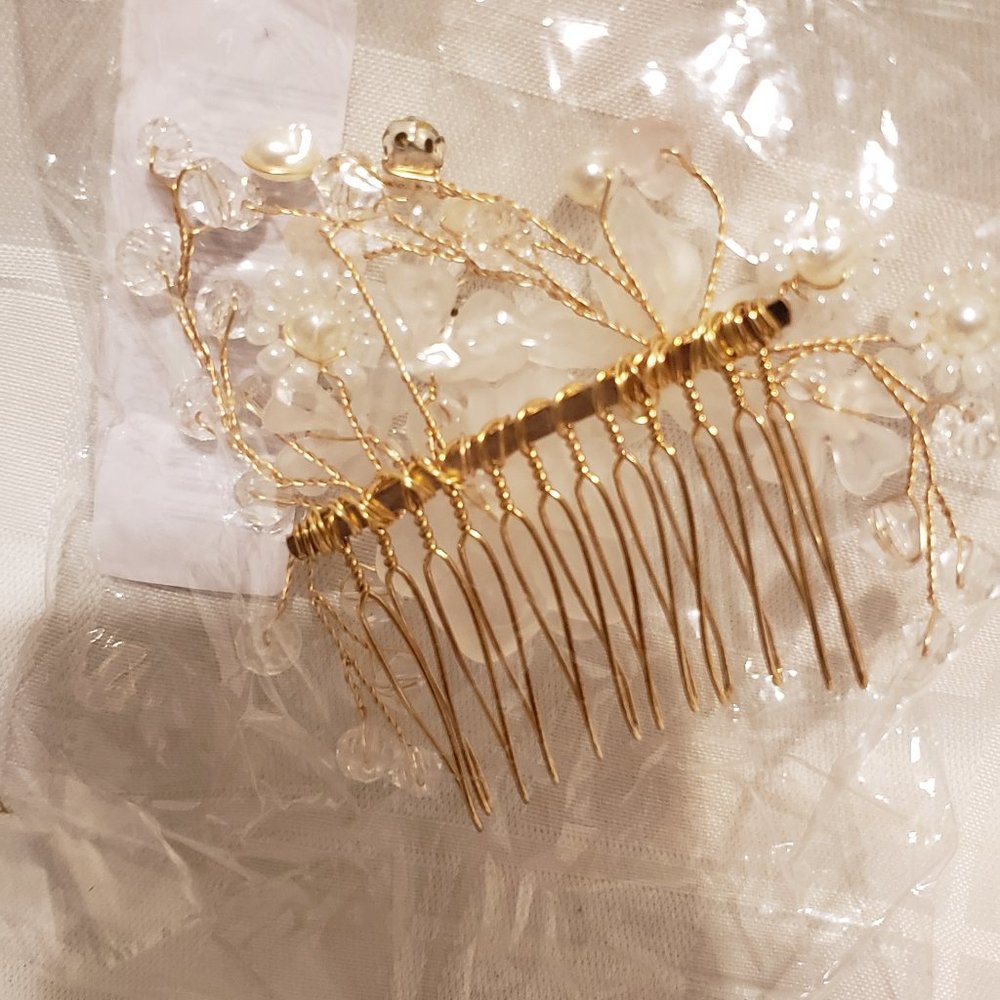 Wedding Hair Comb, flowers, gold, silver and sequence, NWT